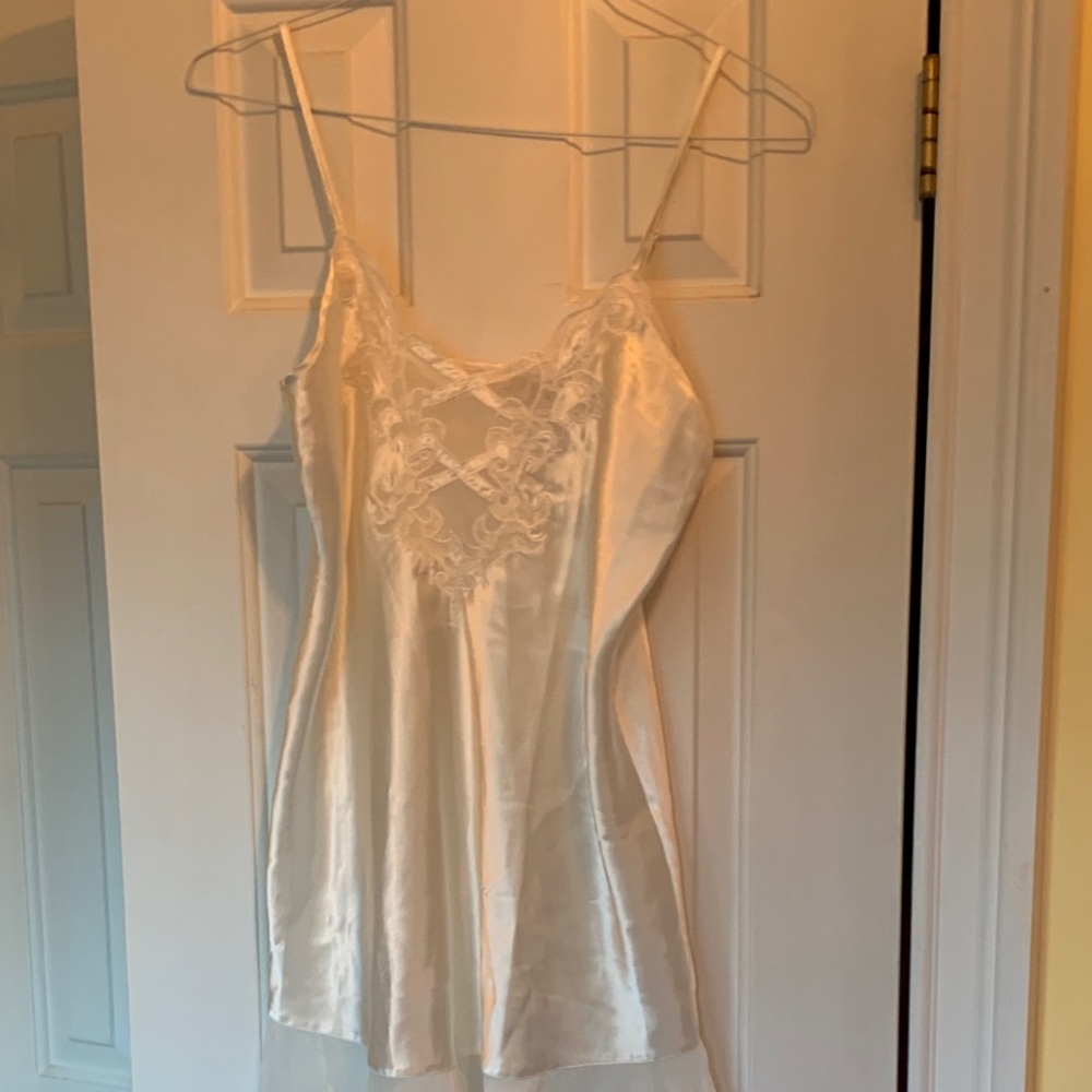Luxurious Cream polyester Chemise